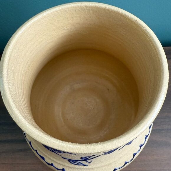 Vintage Studio Pottery Vase Off White Blue Flower Signed Tori Henry Chubby - Picture 7 of 11